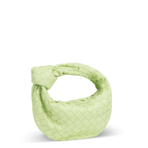 Petit sac en cuir vert clair de la marque Bottega Veneta avec un design de nœuds dans la poignée.