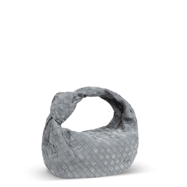 Sac en cuir velours gris de la marque Bottega Veneta avec un design de nœuds dans la poignée.