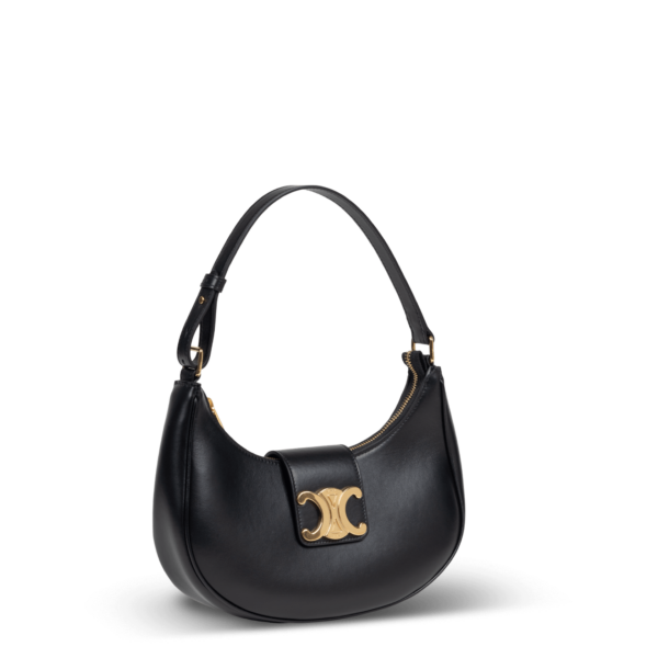 Schwarze Leder-Schultertasche mit goldener Hardware der Marke Celine.